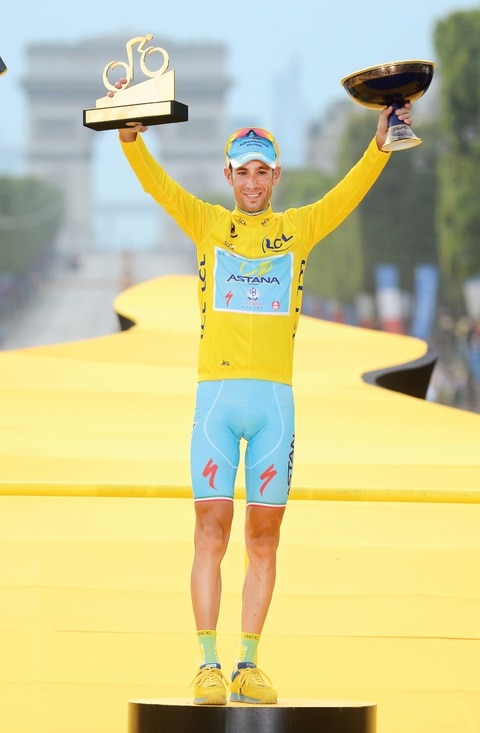 Nibali se ciñe la corona gala