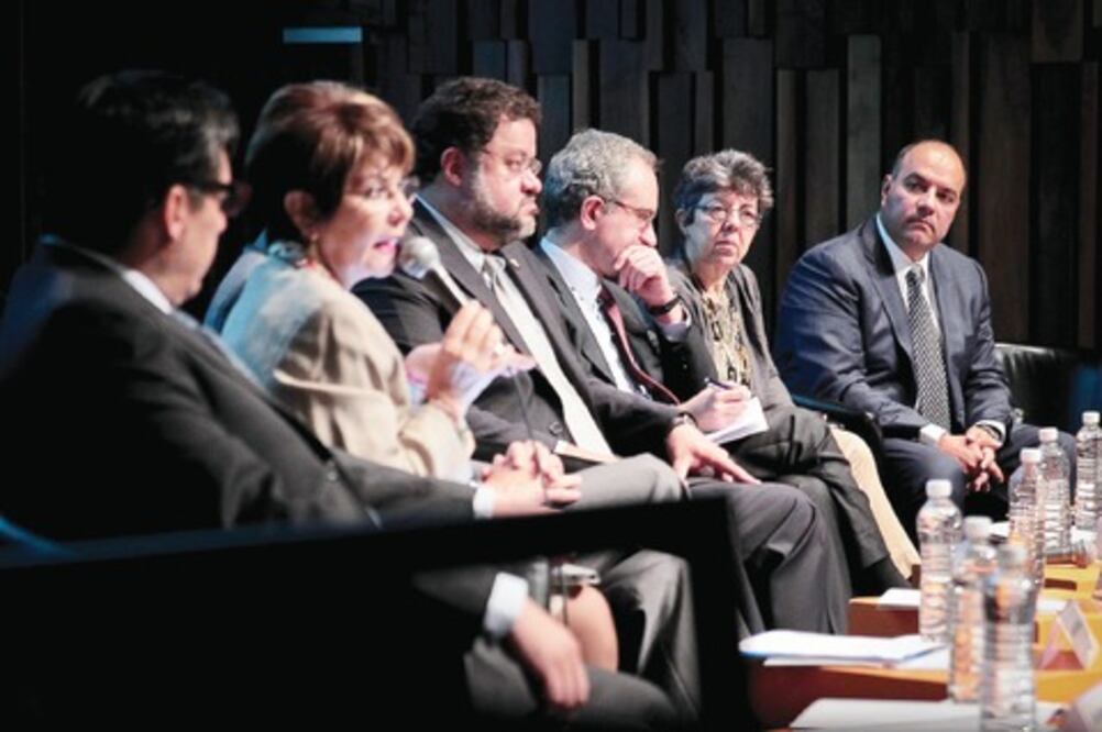 Loyola participa en foro de seguridad