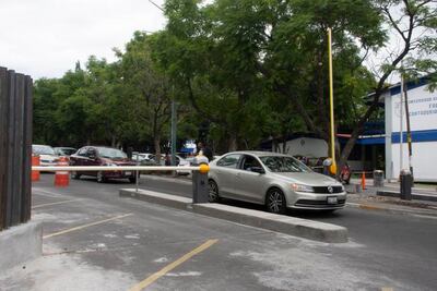 Vecinos de la UAQ pidieron la venta de credenciales 