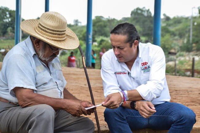 Luque se reúne con jóvenes de Landa