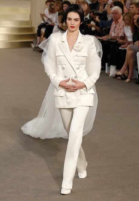 Kendall y Lagerfeld brillan en París