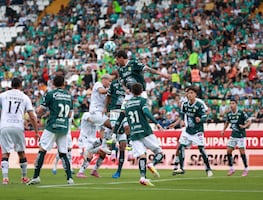 Los Esmeralda del León derrotan a Gallos Blancos