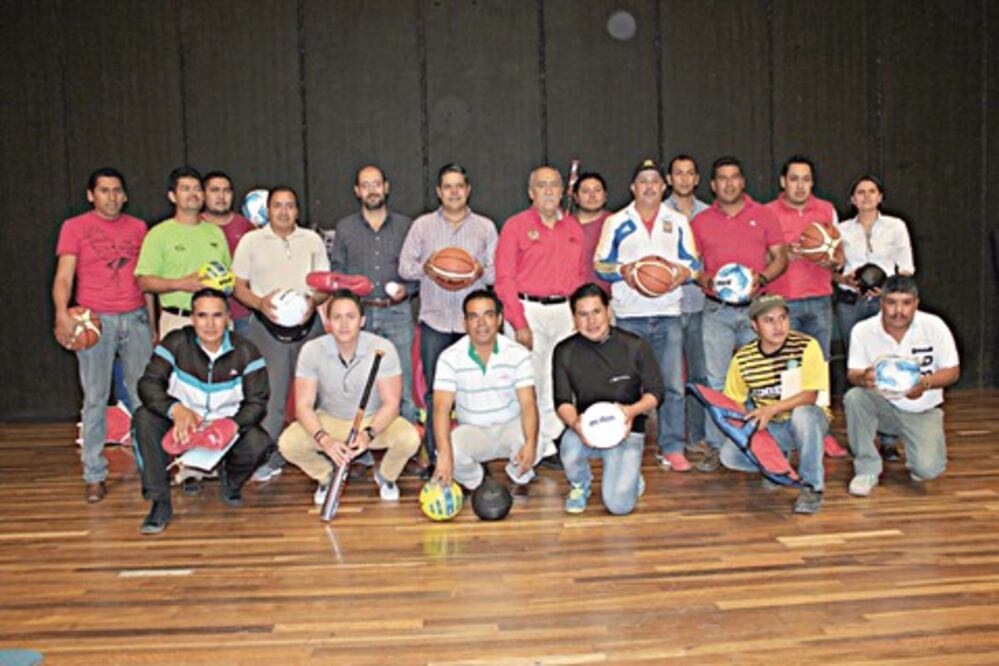 Material deportivo llega a 18 municipios