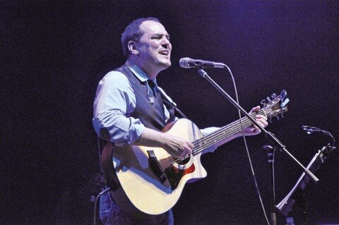 Ismael Serrano celebra doble