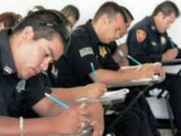 En  la cuerda floja Luciano  Verde