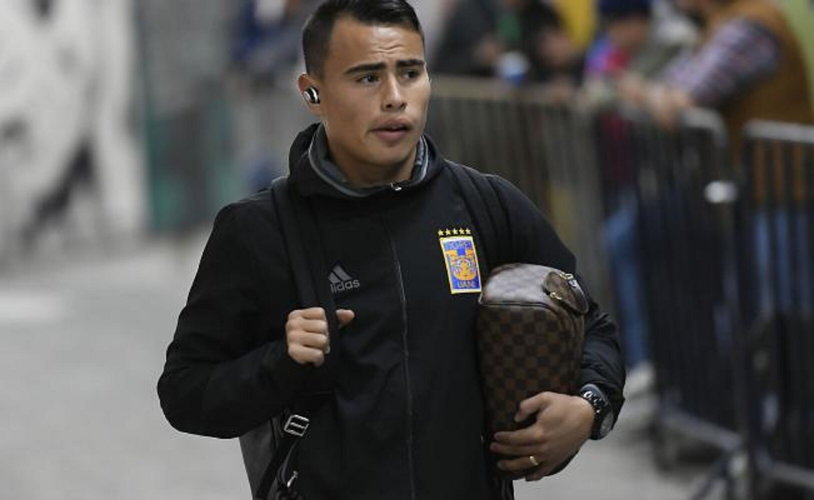 Lucas Zelarayan a punto de salir de Tigres