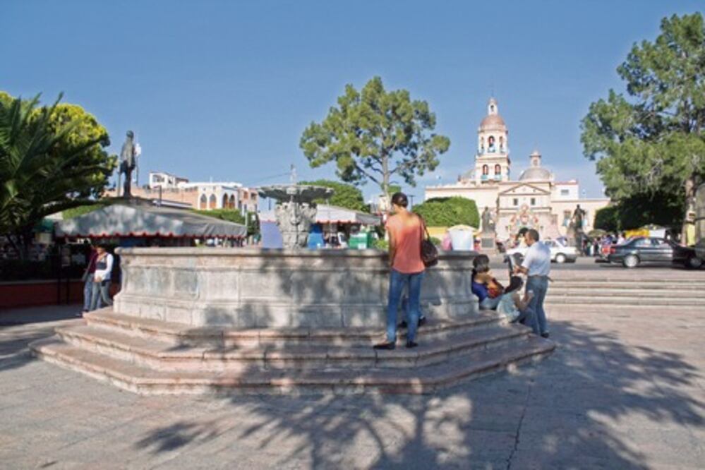 Autoridades investigan robo de placas en monumentos