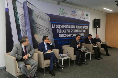 Presenta Juan Sánchez libro sobre corrupción en México  