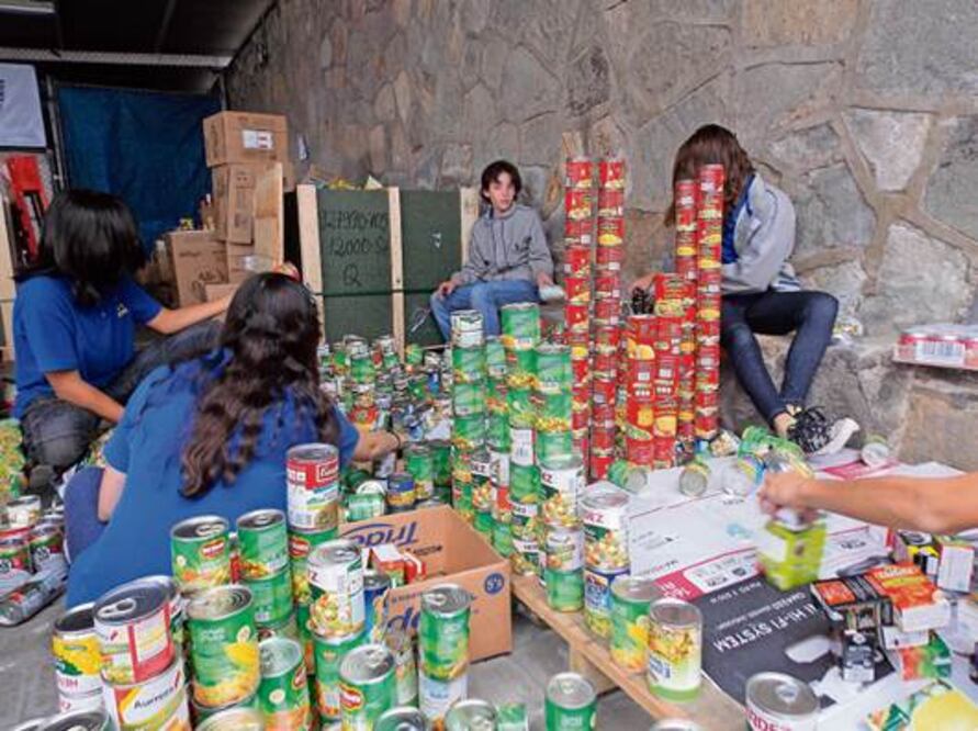 Llaman a donar víveres para BCS