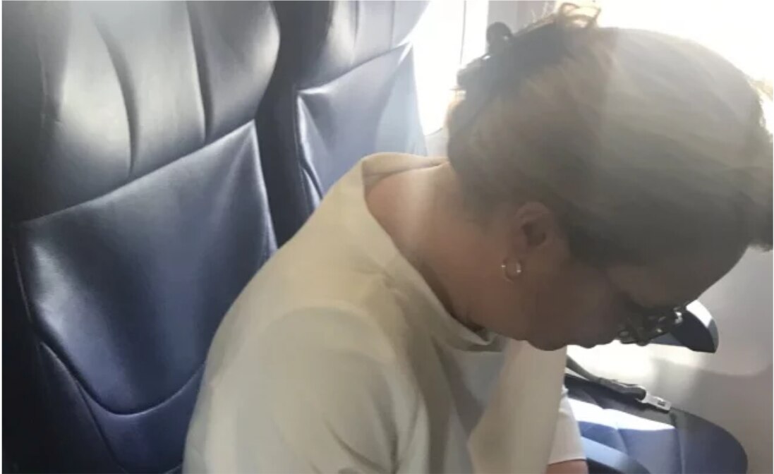 Retrasan avión por esperar a titular de Semarnat