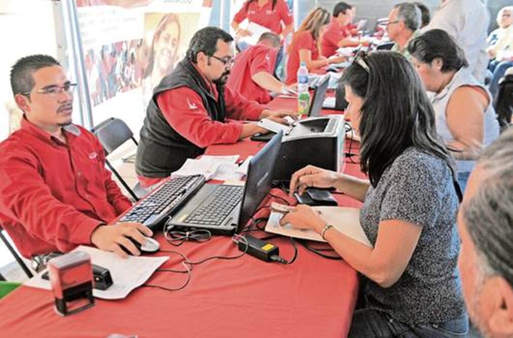 Acercan trámites a Lomas de Casa Blanca