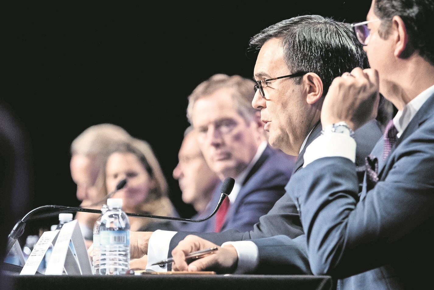 Concluye con diferencias la primera ronda de negociación