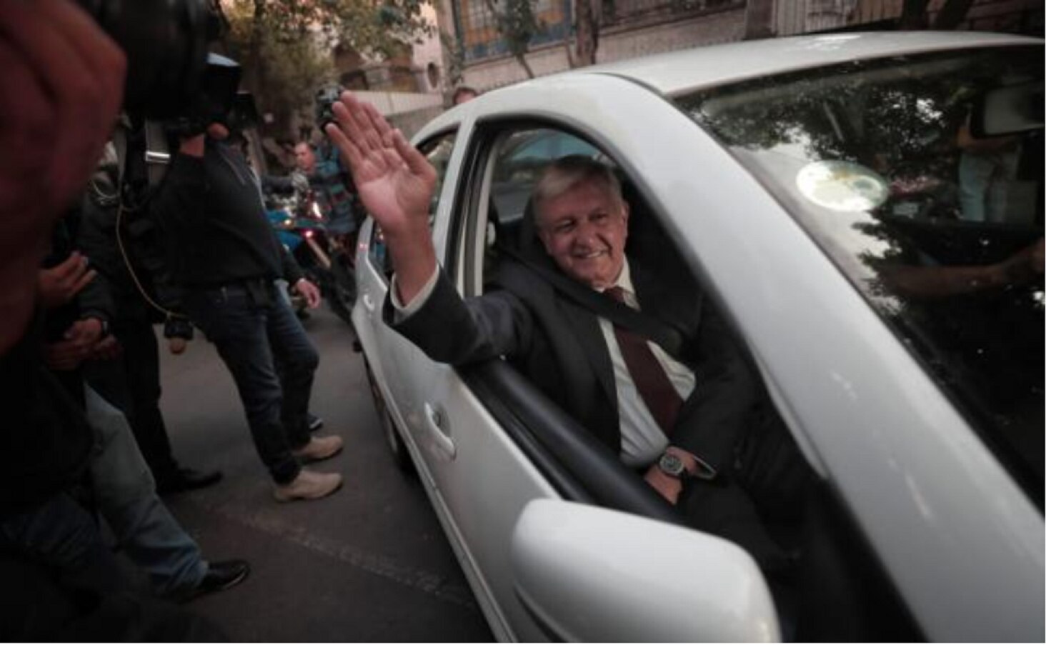 En un mes, plan para modernizar 6 refinerías y construir 2 más: AMLO