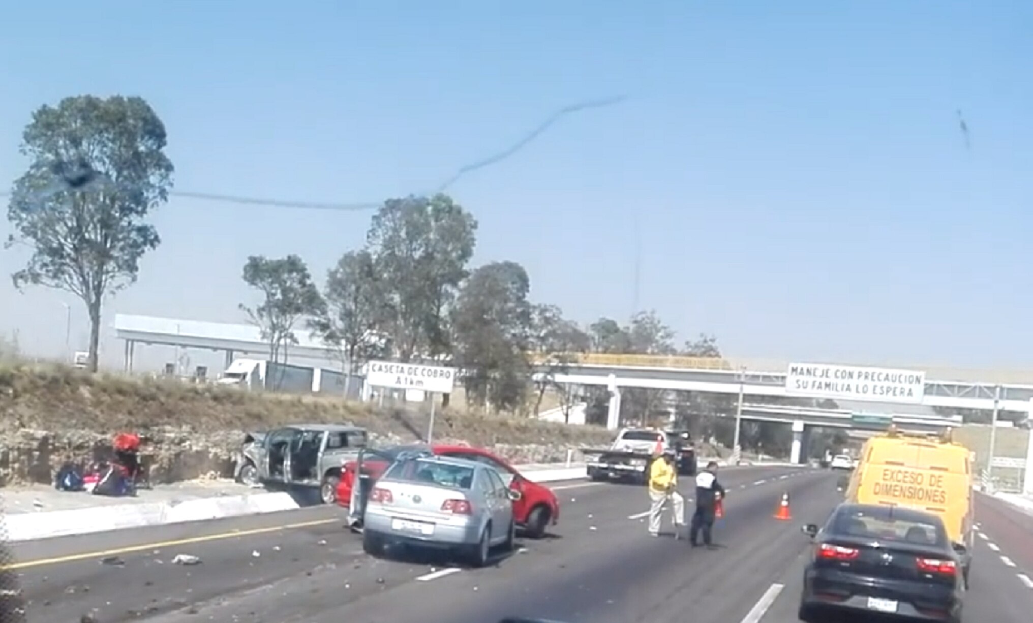 Reportan 4 menores lesionados en accidente México-Querétaro