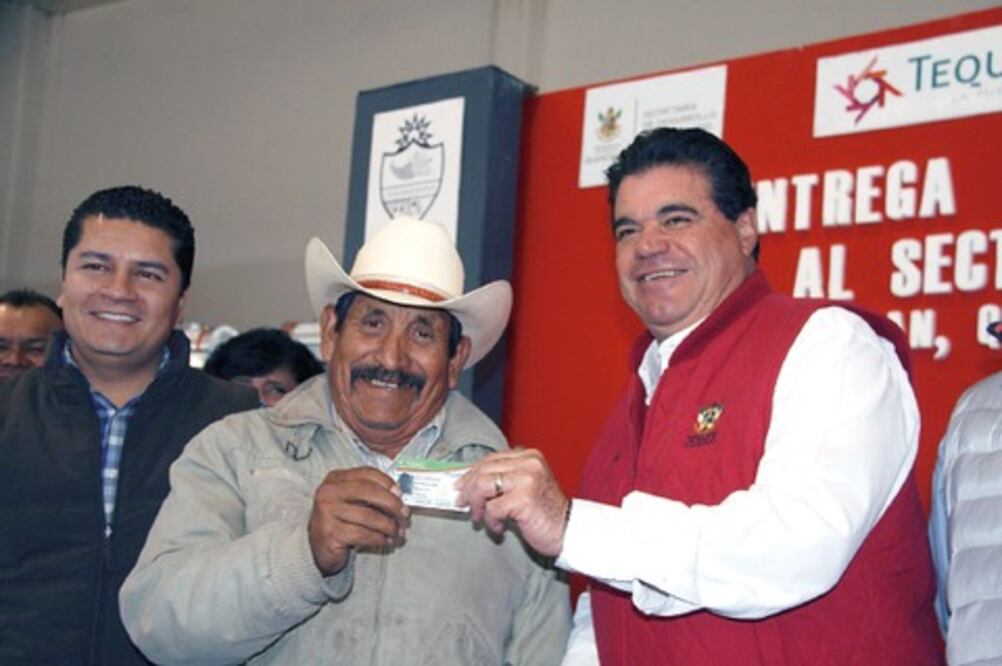 Entregan apoyos para el agro en 3 municipios