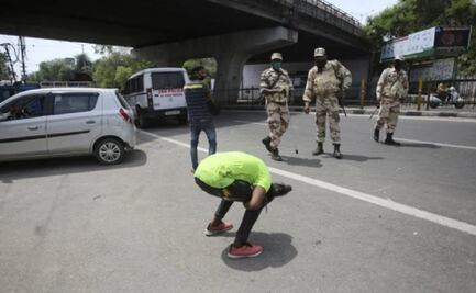 Escribir mil 500 veces "lo siento"; el castigo a mexicanos que violan confinamiento en India