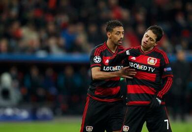 'Chicharito' y Bayer se quedan sin Champions