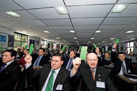 Padilla asume el cargo en COM