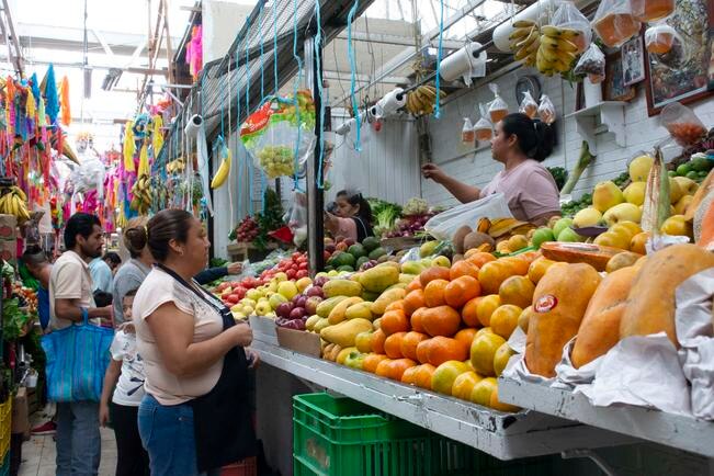 En fase 3, mercado queretano de La Cruz rompe cuarentena