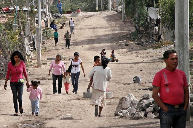 Buscan reducir la pobreza extrema en la capital del estado