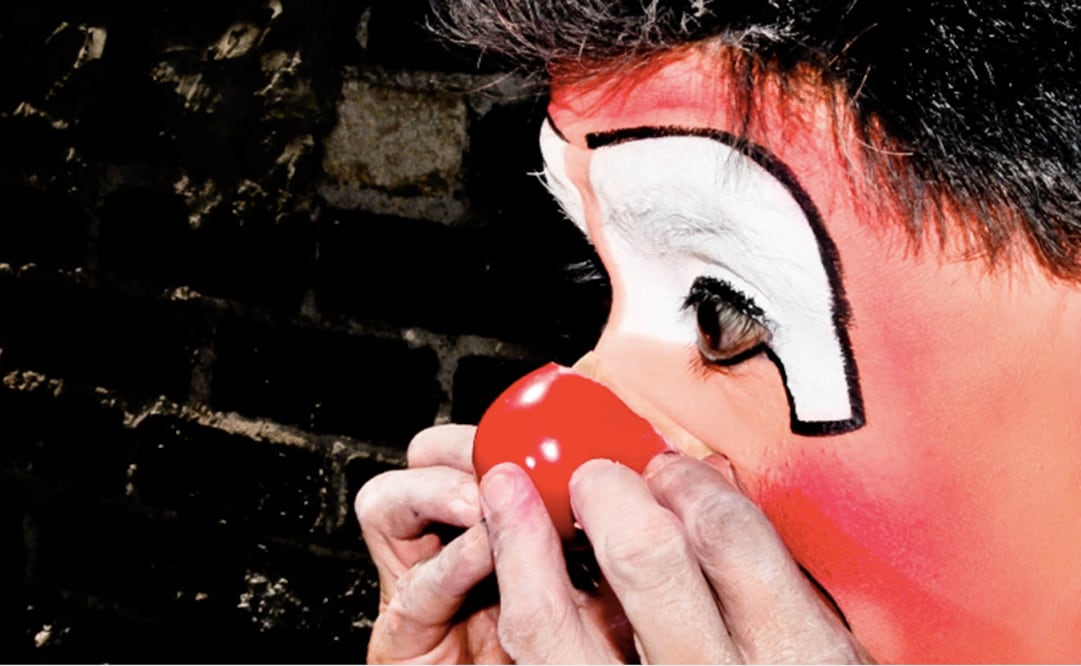 Detienen a grupo de payasos en Perú por asistir a velorio de colega ante Covid-19