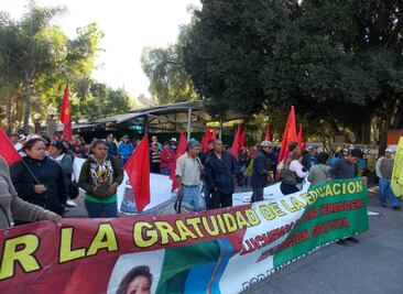 Se manifiestan contra visita de Peña Nieto