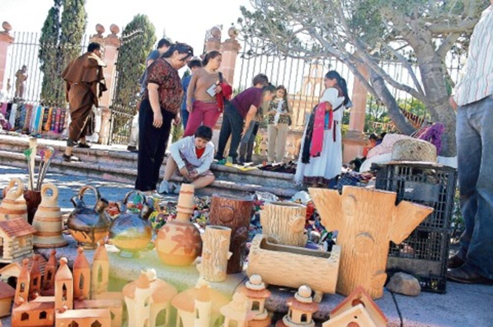 Aprueban creación de centro artesanal