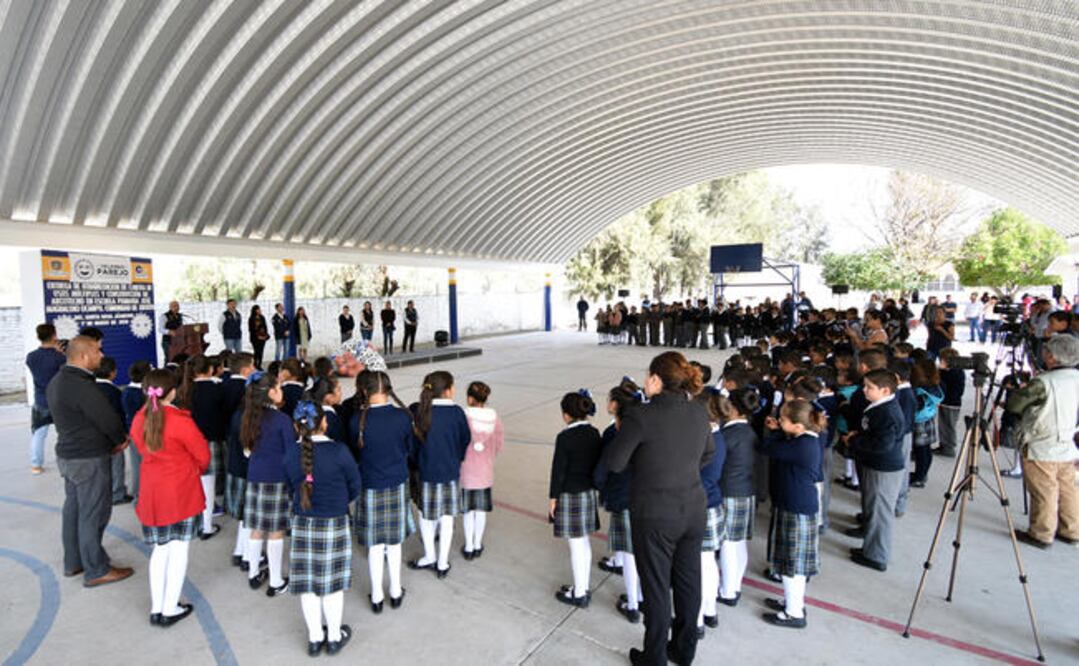 El alcalde de Querétaro entregó arcotechos en las comunidades de Jofre, Jofrito y Loma del Chino. Foto:ESPECIAL