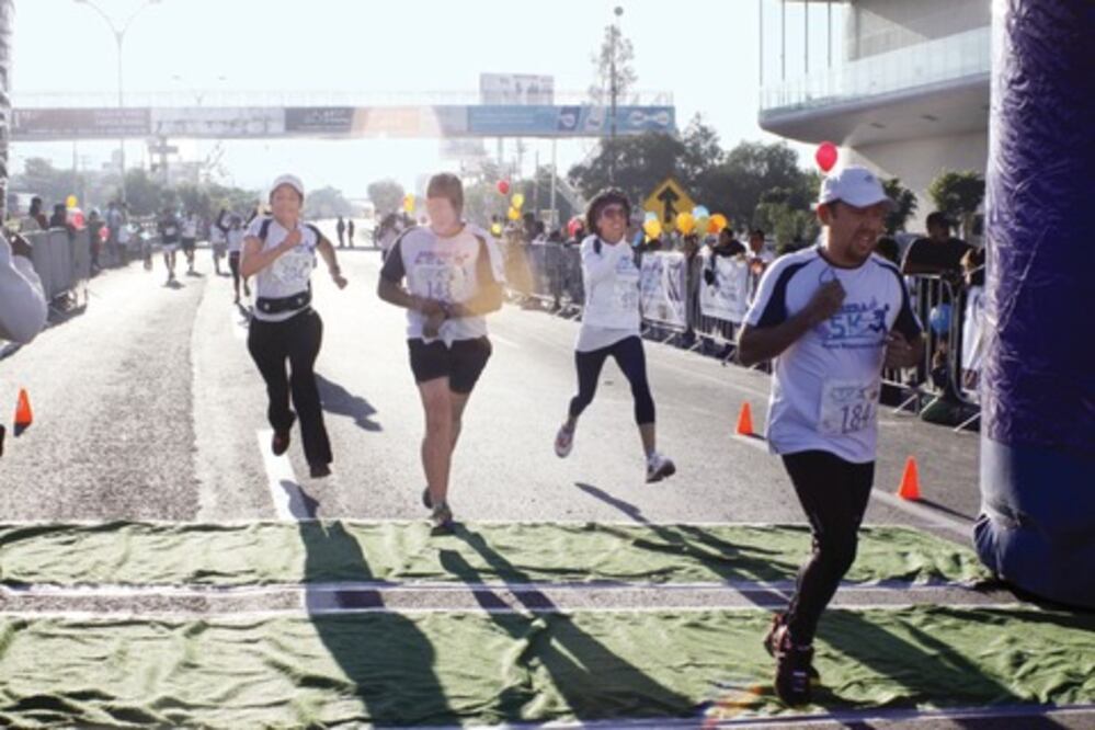  Queretanos corren la Sport City 2013
