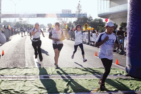 Queretanos corren la Sport City 2013