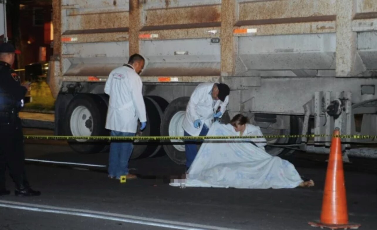 Evita asalto y se lanza de micro, pero muere atropellada en CDMX