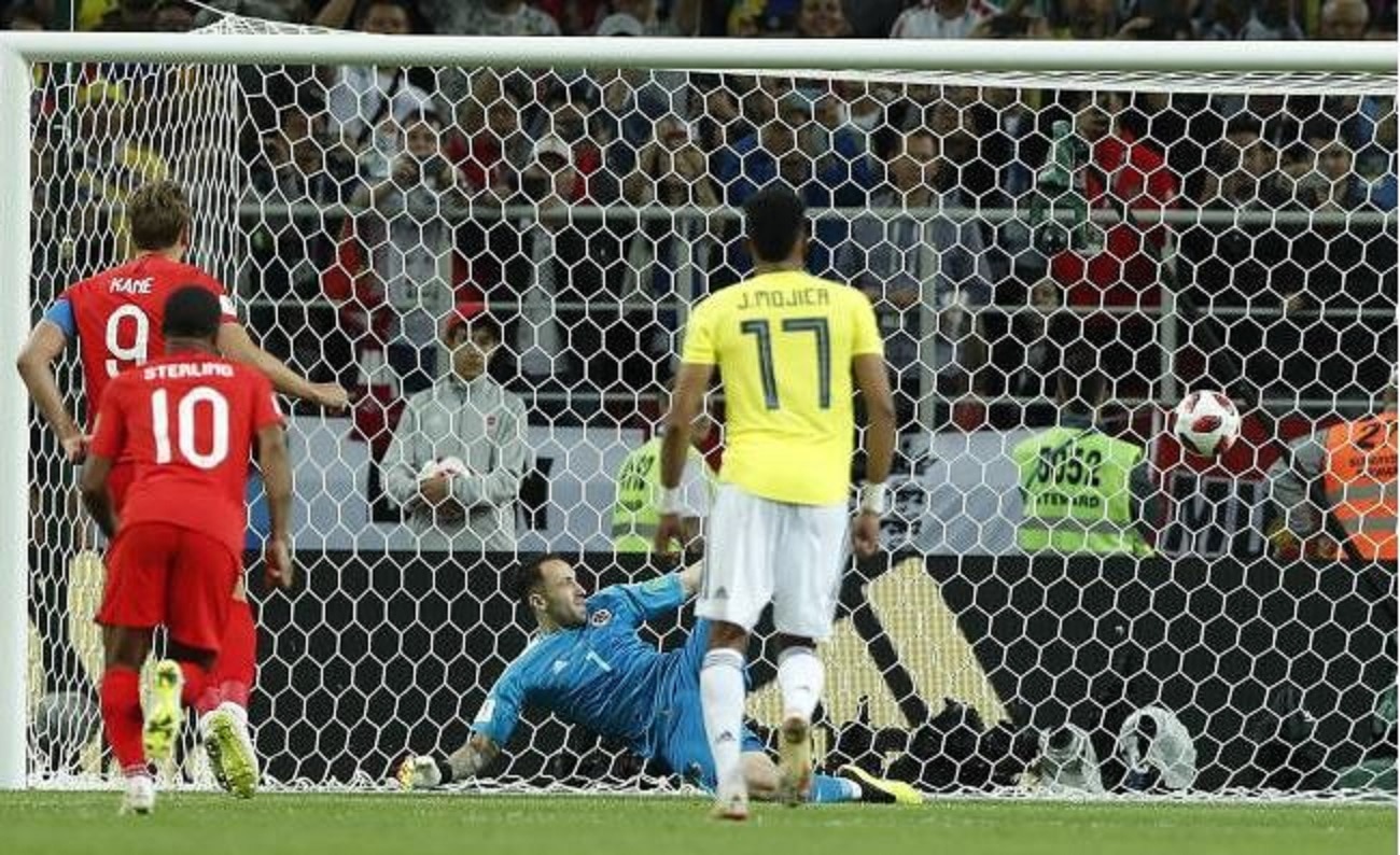 Inglaterra vence a Colombia en penaltis