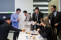 Denuncian casos de falsos abogados