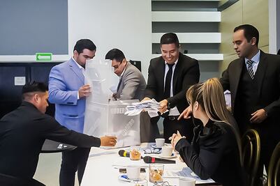 Denuncian casos de falsos abogados