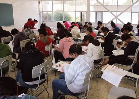 Bachillerato retrocede en el país, admite SEP