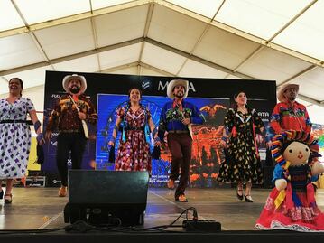 Las danzas de Querétaro lucen en la Feria León