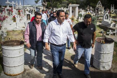 Visita Fabián Pineda panteones de SJR