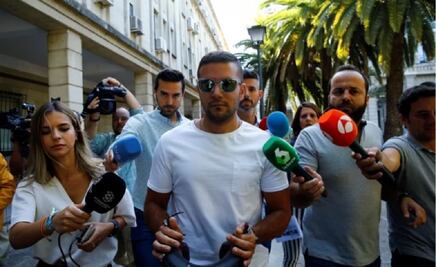 Condenan a "La Manada" a 15 años de prisión por violación grupal en España