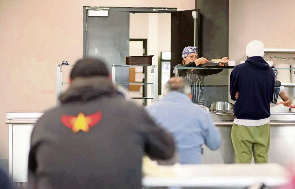 Instruyen a supervisar albergues temporales