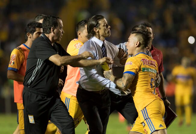 Chivas comienza a cavar su tumba