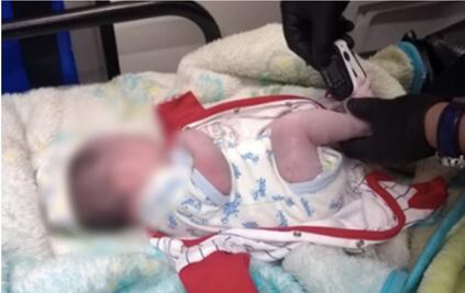 Rescatan a bebé abandonado en Tlalnepantla; estaba dentro de un huacal de madera