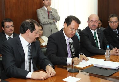 Firman iniciativa para juicios orales