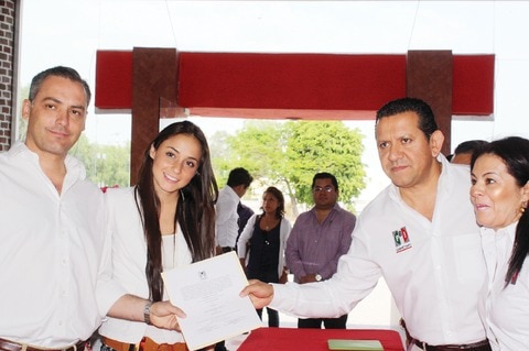 Dan constancia de mayoría a priístas