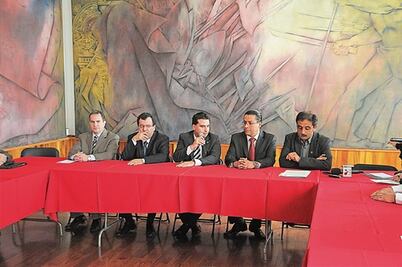 Maestros de la UAQ piden un aumento salarial de 15%