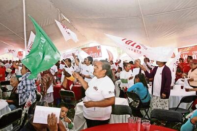 Abanderado priísta “cultiva” confianza y votos