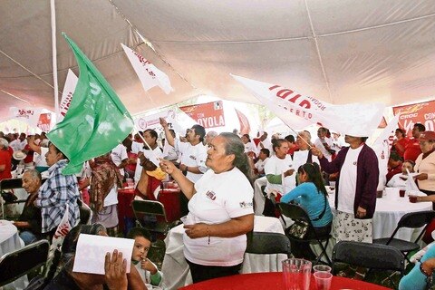 Abanderado priísta “cultiva” confianza y votos