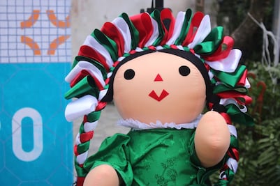 La muñeca queretana Lele irá al mundial de Qatar
