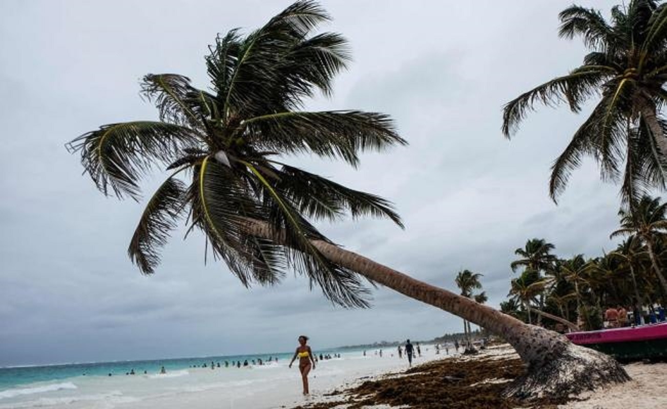 Por "Franklin", Interjet suspende dos vuelos México - Chetumal