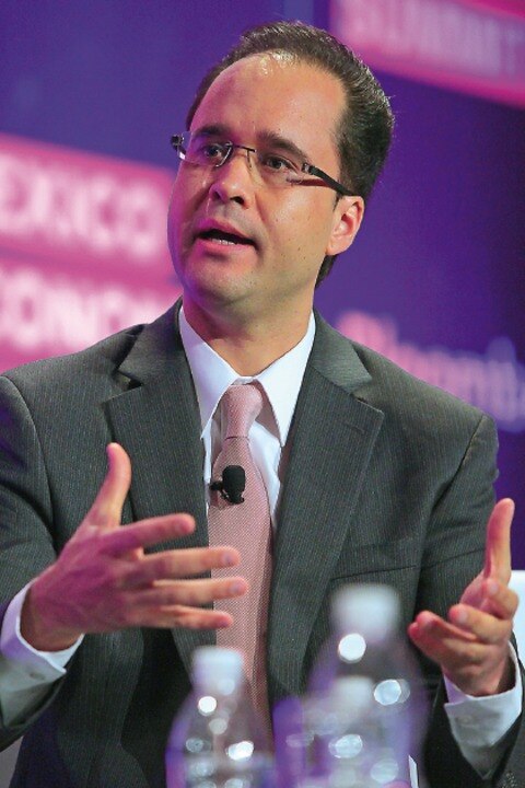 Plantean invertir más en el  exterior