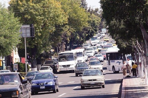 Prevén desechar iniciativa de seguros